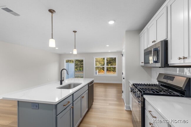 6122 Burgess Dr, Spring Lake, MI 49456 - photo 3