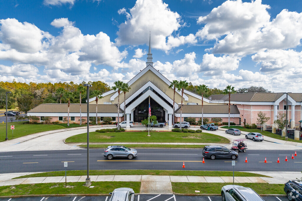 First Christian Academy  has 261 students in grades PK, K-8.