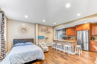 7108 Hudson Ave, North Bergen, NJ 07047