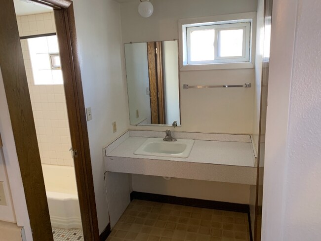 310 N Center St unit 310, Casper, WY 82601 - photo 3