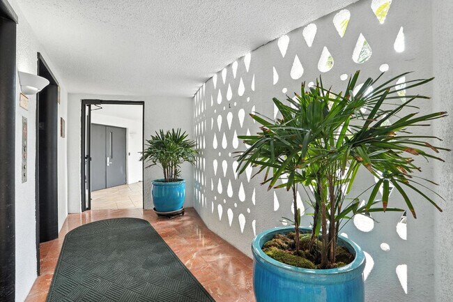 Horizon House unit FL8-ID1049705P, Naples, FL 34103 - photo 7