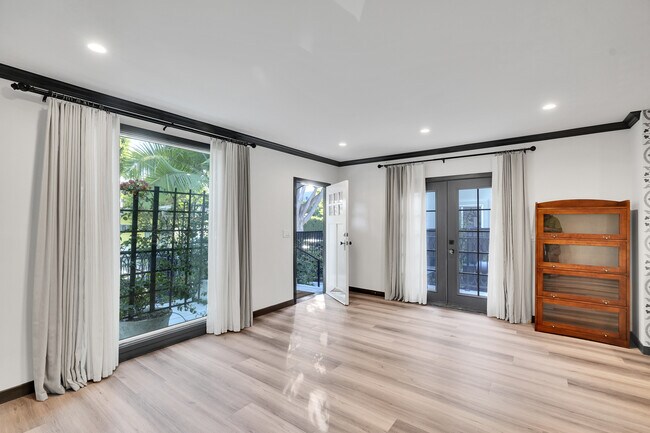 9011 Rangely Ave unit 1, West Hollywood, CA 90048 - photo 7