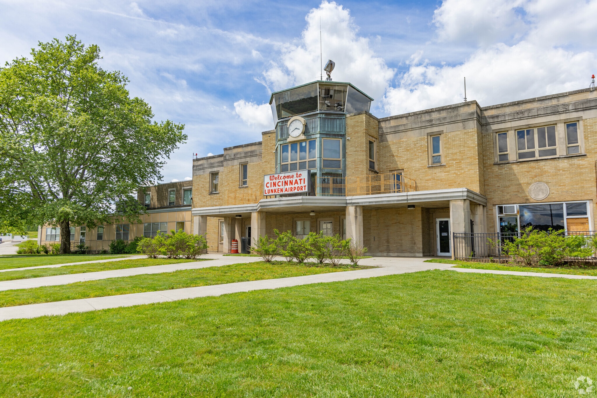 Lunken Airport serves private aircrafts to and from East End.