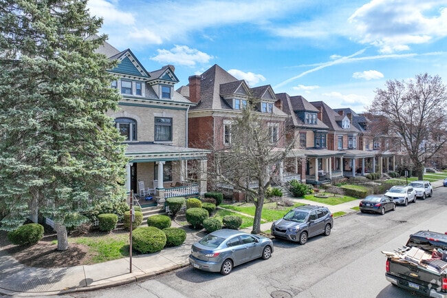 More of the 19th and 20th century architecture homes are the premier styles in Highland Park.