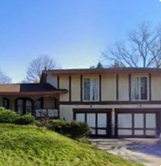 2723 Stoneleigh Dr Unit 1, Lansing, MI 48910