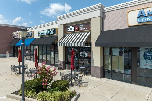 The Lancaster Shopping Center is a favorite retail area among Grandview Heights locals.