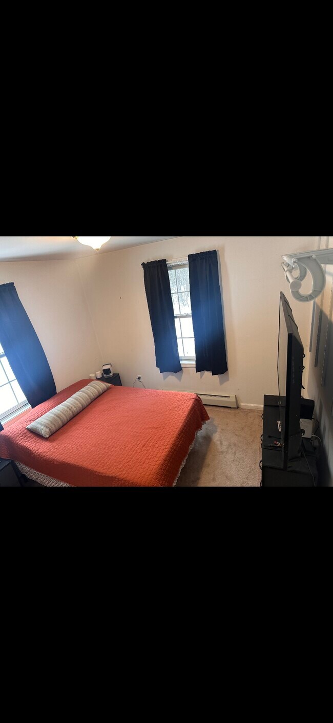 181 Mckeagney Rd, Milton, NH 03851