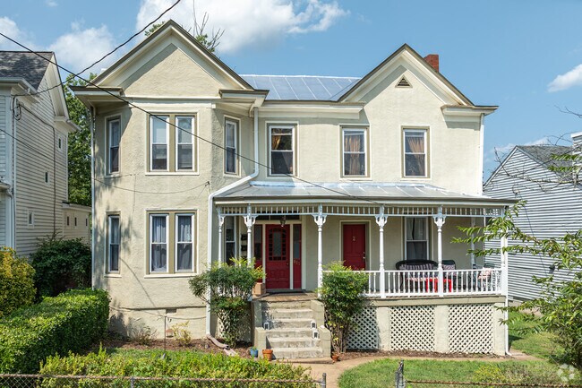 Historic homes are also located throughout Belmont but are higher in price.