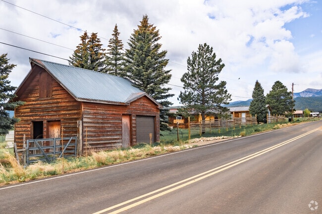 Humble-sized cabins and cottages dot Eagle Nest.