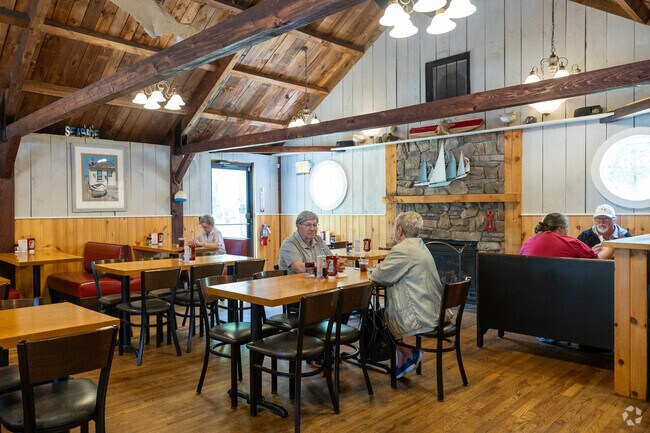 Snag a table at Al's Seafood in North Hampton for some fresh fish and chips or chowder.
