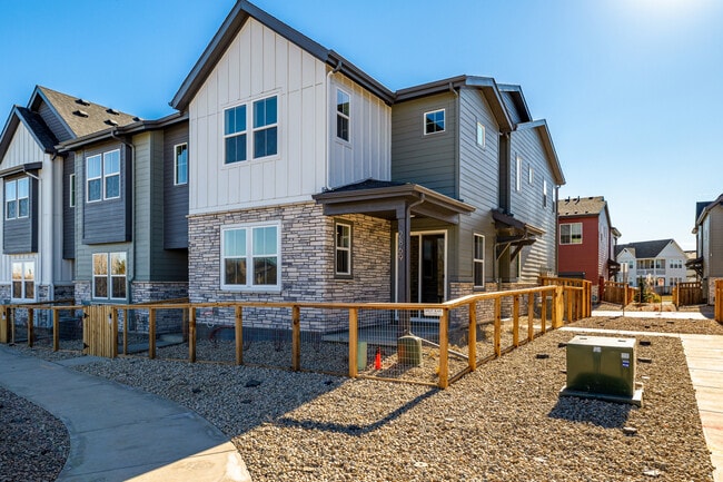 2869 E 103rd Dr, Thornton, CO 80229 - photo 2