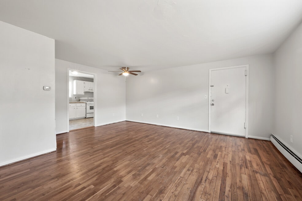 122 Sycamore Ln unit 340, Manchester, CT 06040 - photo 1