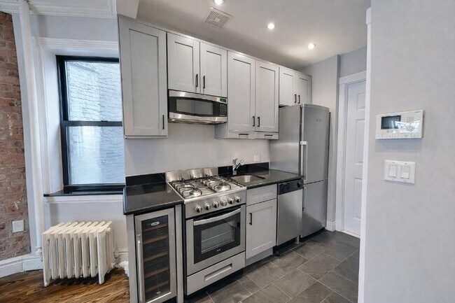 382 E 10th St unit 4C, New York, NY 10009 - photo 3