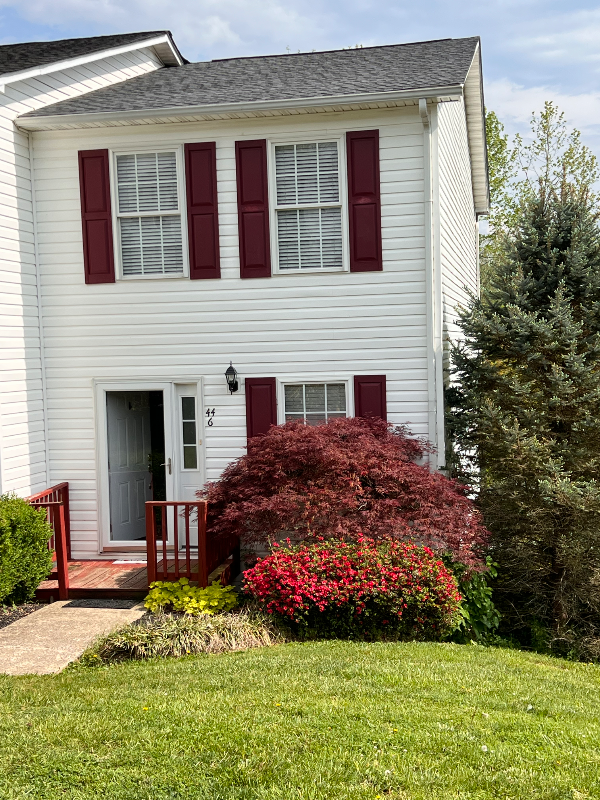 44 Tulip Grove Cir, Bristol, TN 37620
