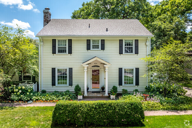 Many homes in Salisbury Oaks are in the Colonial Revival style and over 100 years old.