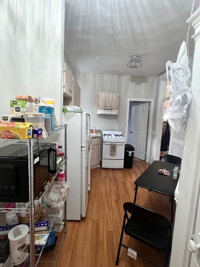 195 Winthrop Rd unit 32, Brookline, MA 02445 - photo 7