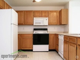 908 8th St SW, Altoona, IA 50009