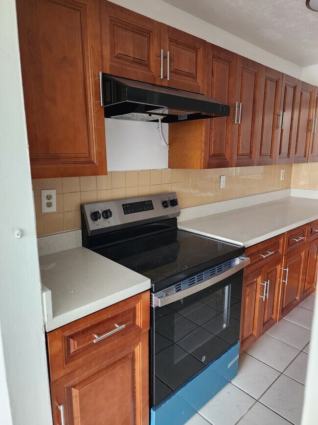 650 NE 149th St unit 408A, Miami, FL 33161 - photo 2