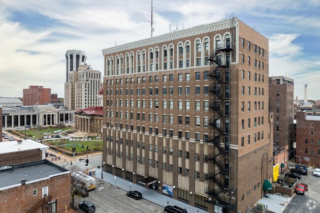 Springfield’s downtown skyline features residential high-rises for every budget.