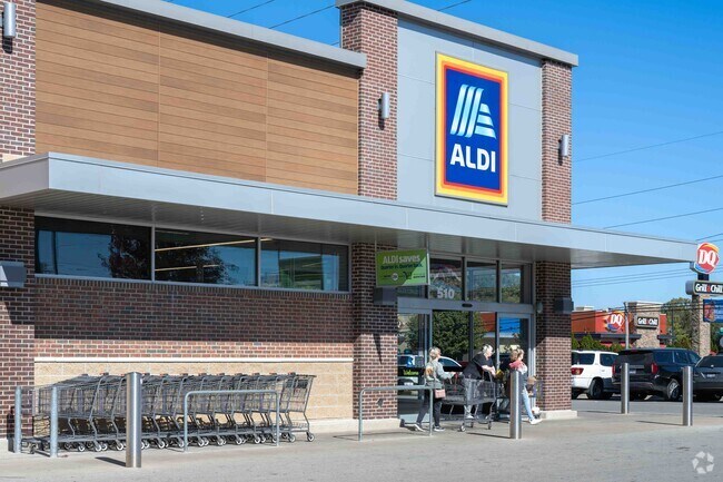 An Aldi grocery store is conveniently located in Decatur's Martin Luther King neighborhood.