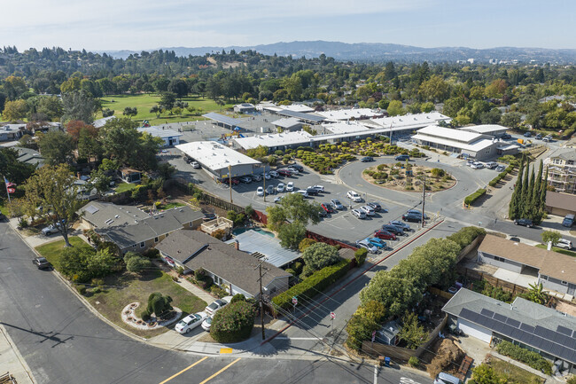 El Monte Elementary is a public K-5 school located in Concord, California.