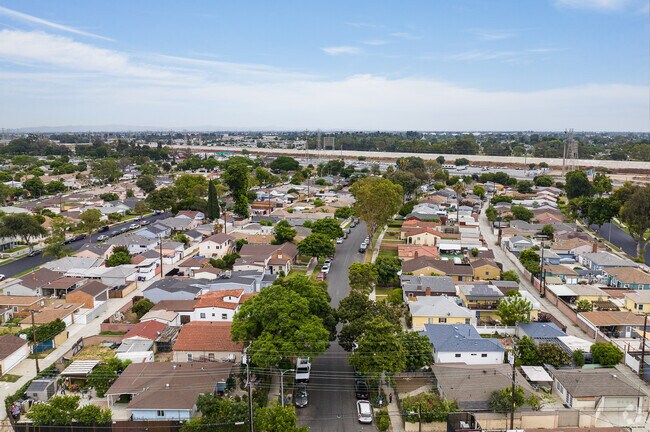 Coolidge Triangle, is a small neighborhood in Long Beach offering a variety of home styles.