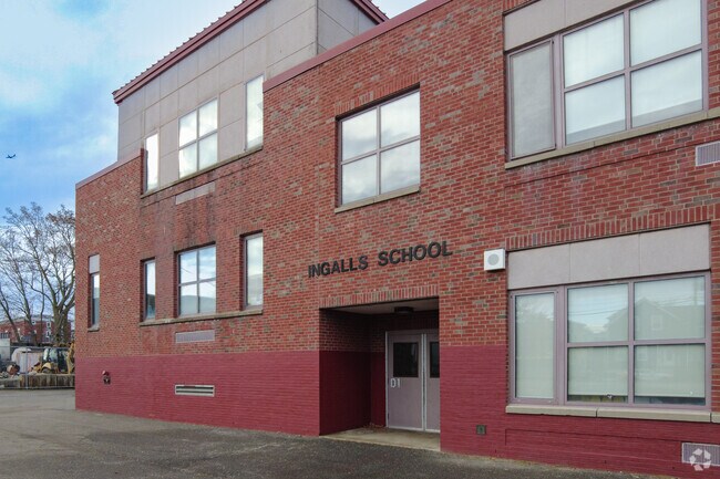 Ingalls Elementary has an overall grade of C- on Niche.