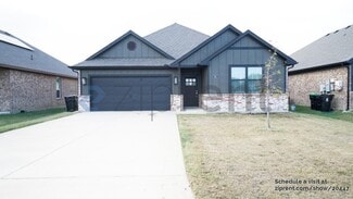 631 W Gould St, Pilot Point, TX 76258