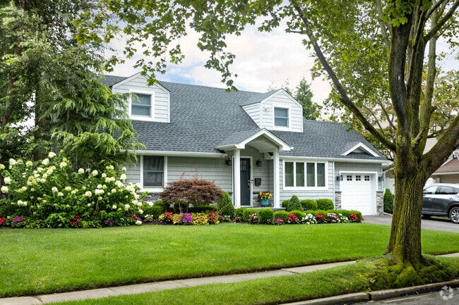 There are many different style homes in Plainview, like cape cod for example.