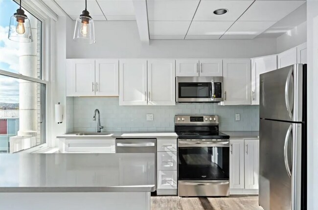 108 W Jefferson St unit 702, Syracuse, NY 13202 - photo 3