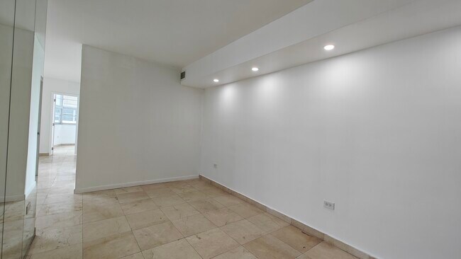 Four Ambassadors Condominiums unit 542, Miami, FL 33131 - photo 4