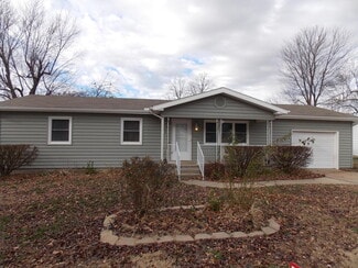 929 Wood St, Mount Vernon, MO 65712