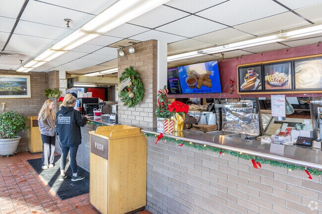 Bill & Bob's Roast Beef is a popular neighborhood restaurant in Bridge Street.