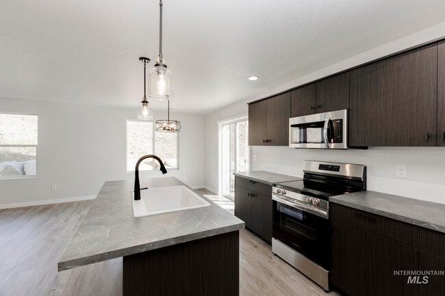 10819 Rutland St, Caldwell, ID 83605 - photo 3