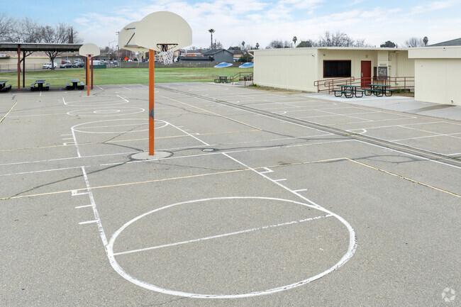 The basketball courts at Miguel Hidalgo Elementary School in Fresno.