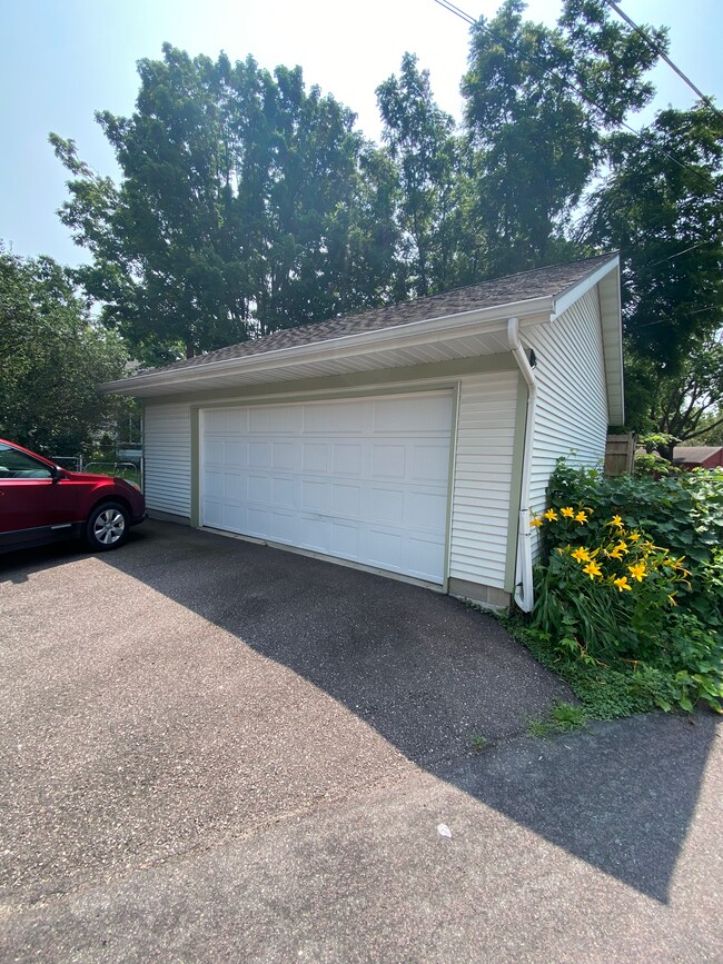 1508 N Broad St, Mankato, MN 56001 - photo 3