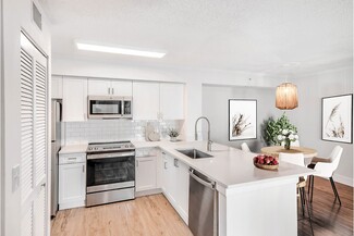 11099 SW 5th St, Pembroke Pines, FL 33025