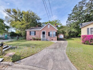 6916 Park Cir, Jacksonville, FL 32208