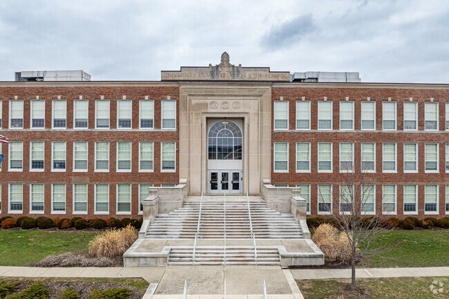 Mountaineer Middle School has an overall rating of an A on Niche.