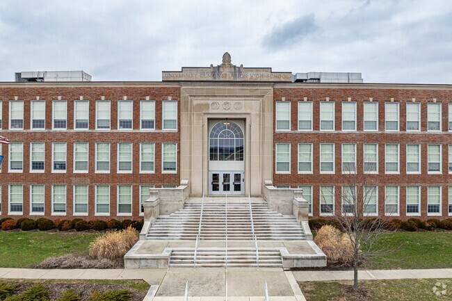 Mountaineer Middle School has an overall rating of an A on Niche.