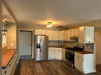 1126 68th St Unit 1126 68th St lower, Kenosha, WI 53143