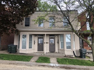 319 W 2nd St Unit B, Muscatine, IA 52761