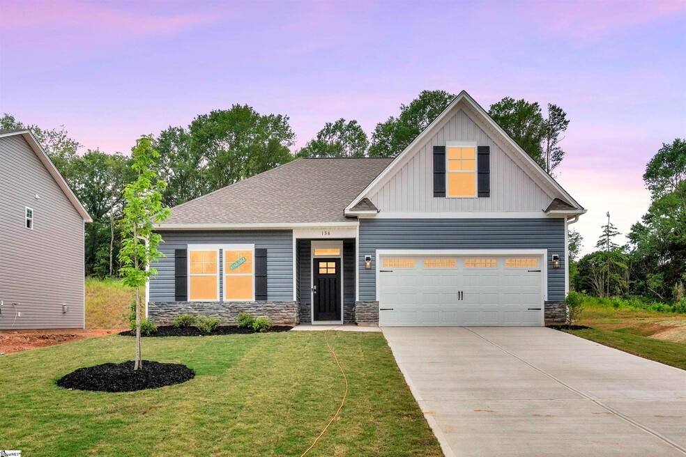 136 Hunter Ridge Dr, Boiling Springs, SC 29316 - photo 1