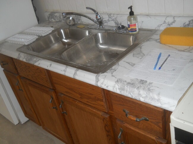 1498 Winchester Ave unit 4, Lakewood, OH 44107 - photo 2