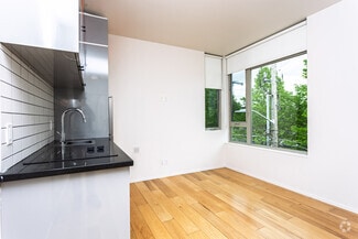 838 NE 69th St, Seattle, WA 98115