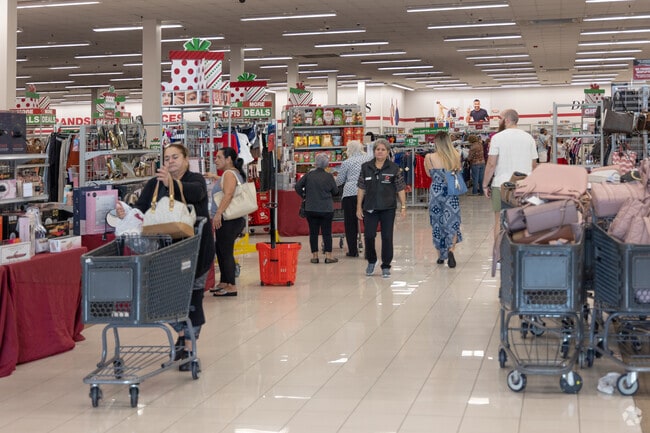 Fresco y Mas y proud to bring latin good to the neighborhood.