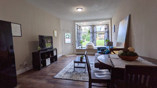 902-904 W Locust St unit 902, Davenport, IA 52804 - photo 5