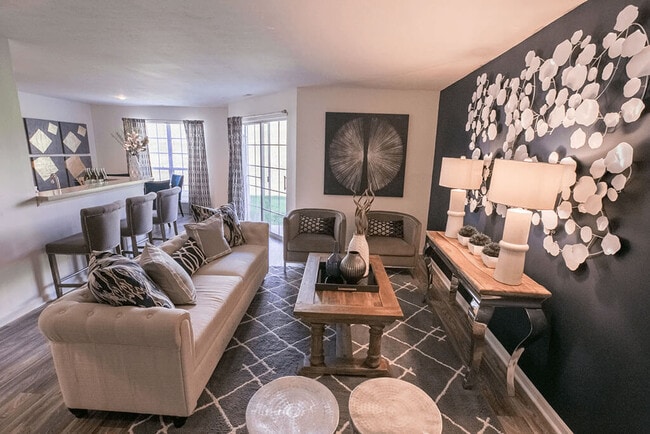 The Residence at Christopher Wren Apartments, Gahanna, OH 43230 - photo 2