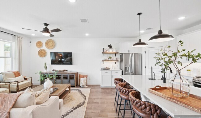 7815 Jade Crest Dr, Angleton, TX 77515 - photo 5