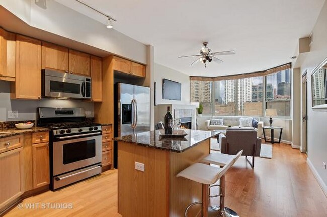 City View Tower unit 605, Chicago, IL 60661 - photo 2